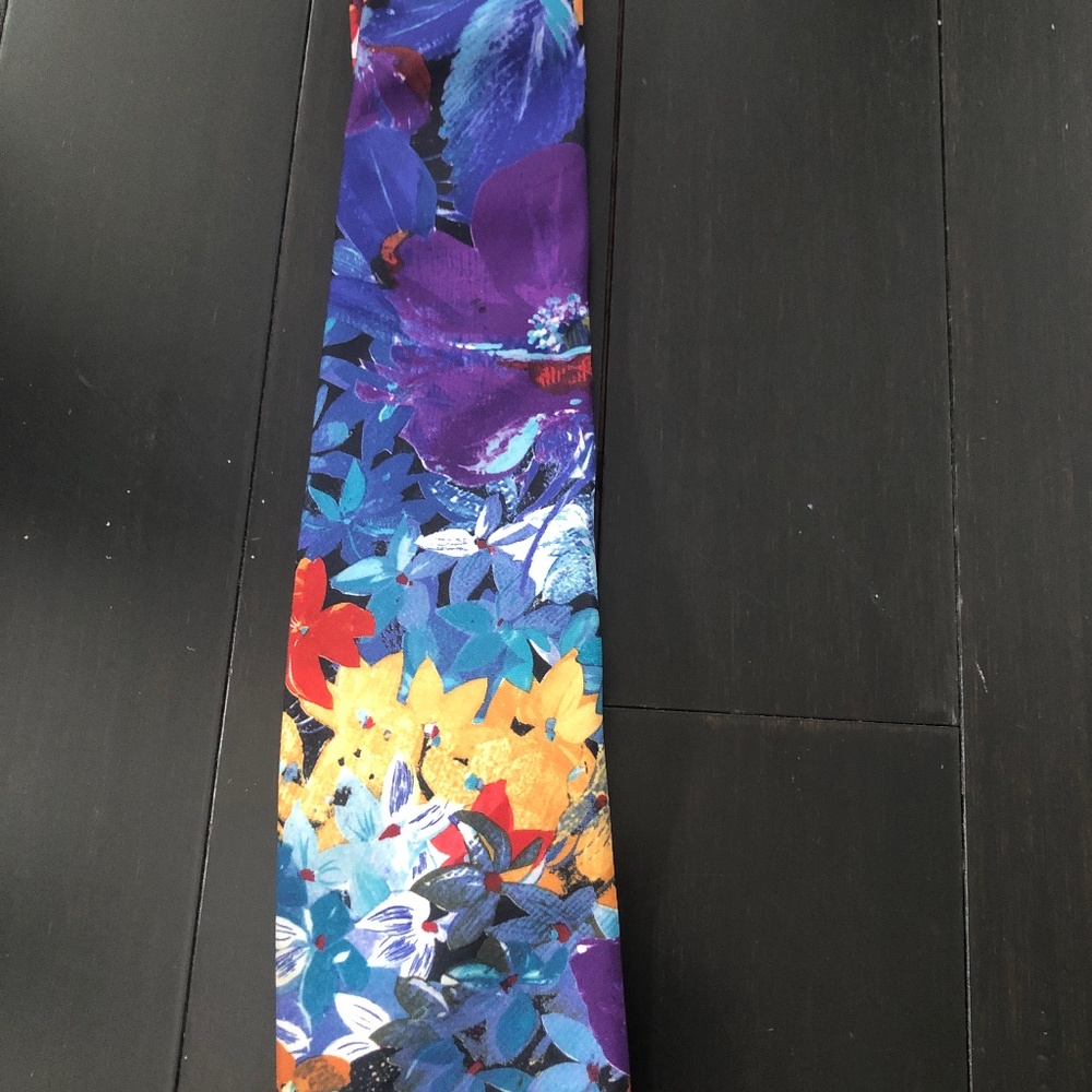 Italian made silk tie